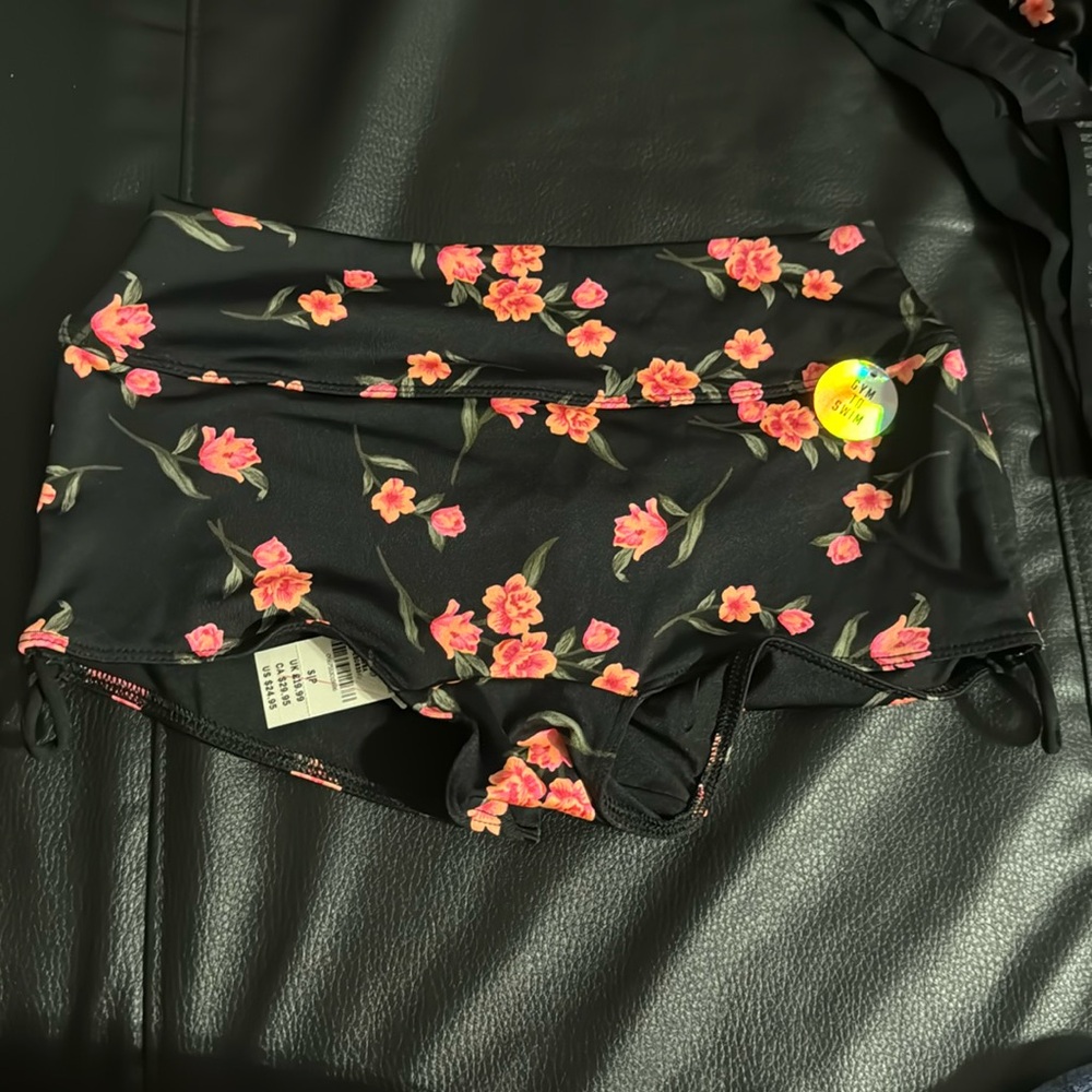 NEW PINK Gym to Swim Black and Floral shorts, Tags Attached!!
